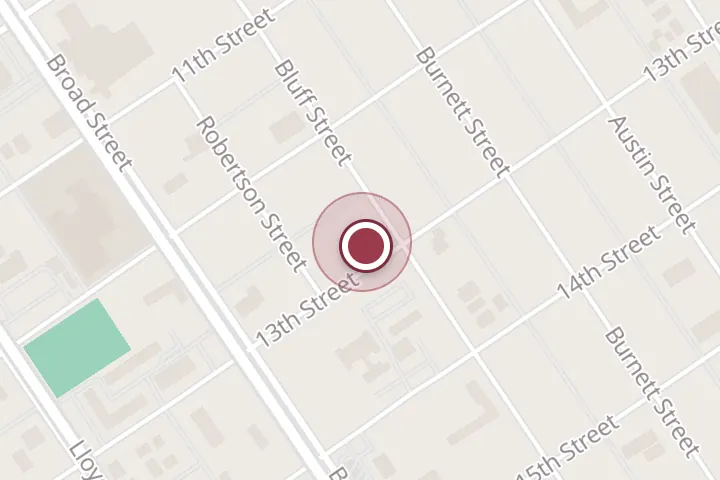 Street map around 1300 13th St, Wichita Falls, with a pin at Jim's Garage